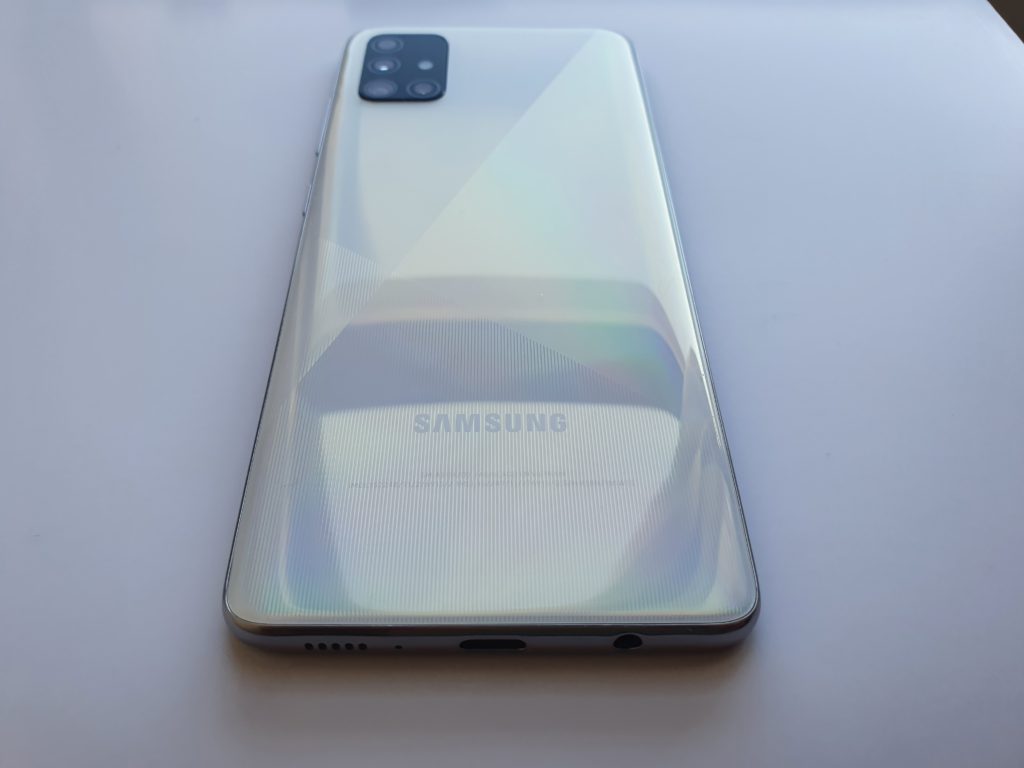 Galaxy A51 de Samsung obtiene Android 11 recubierto por One UI 3.0