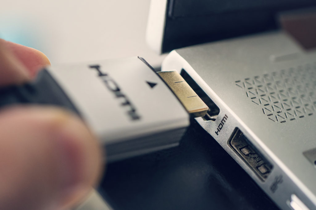 La conexión HDMI también posee latencia al conectarnos a un televisor o monitor compatible.