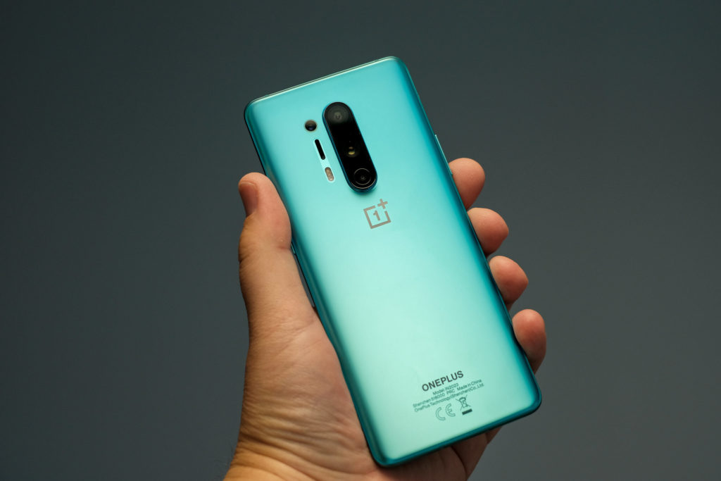 OnePlus 8 y 8 Pro se actualizan a OxygenOS 11.0.2.2