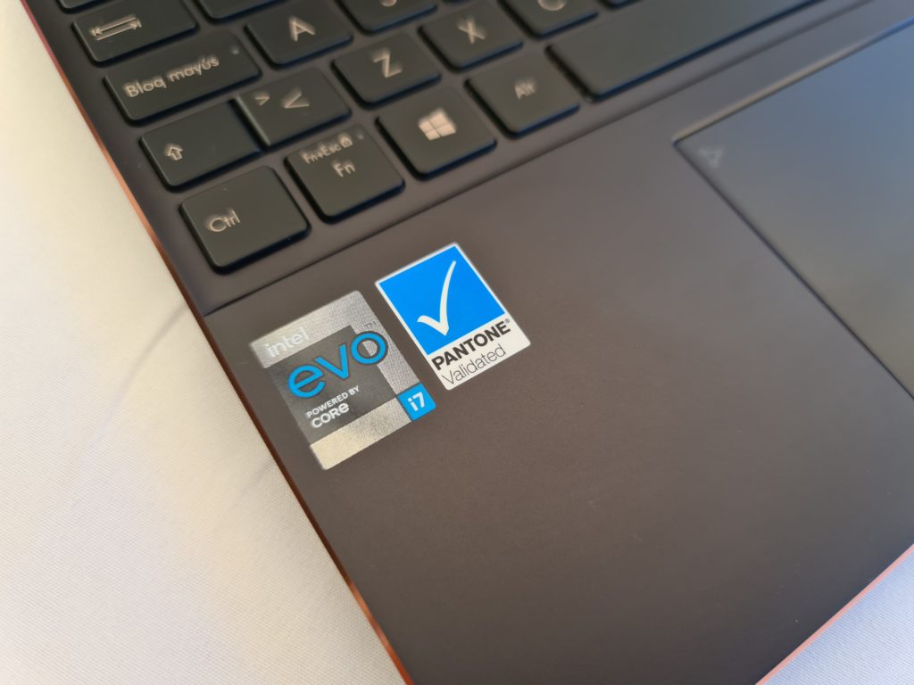 ASUS ZenBook Flip S foto 1