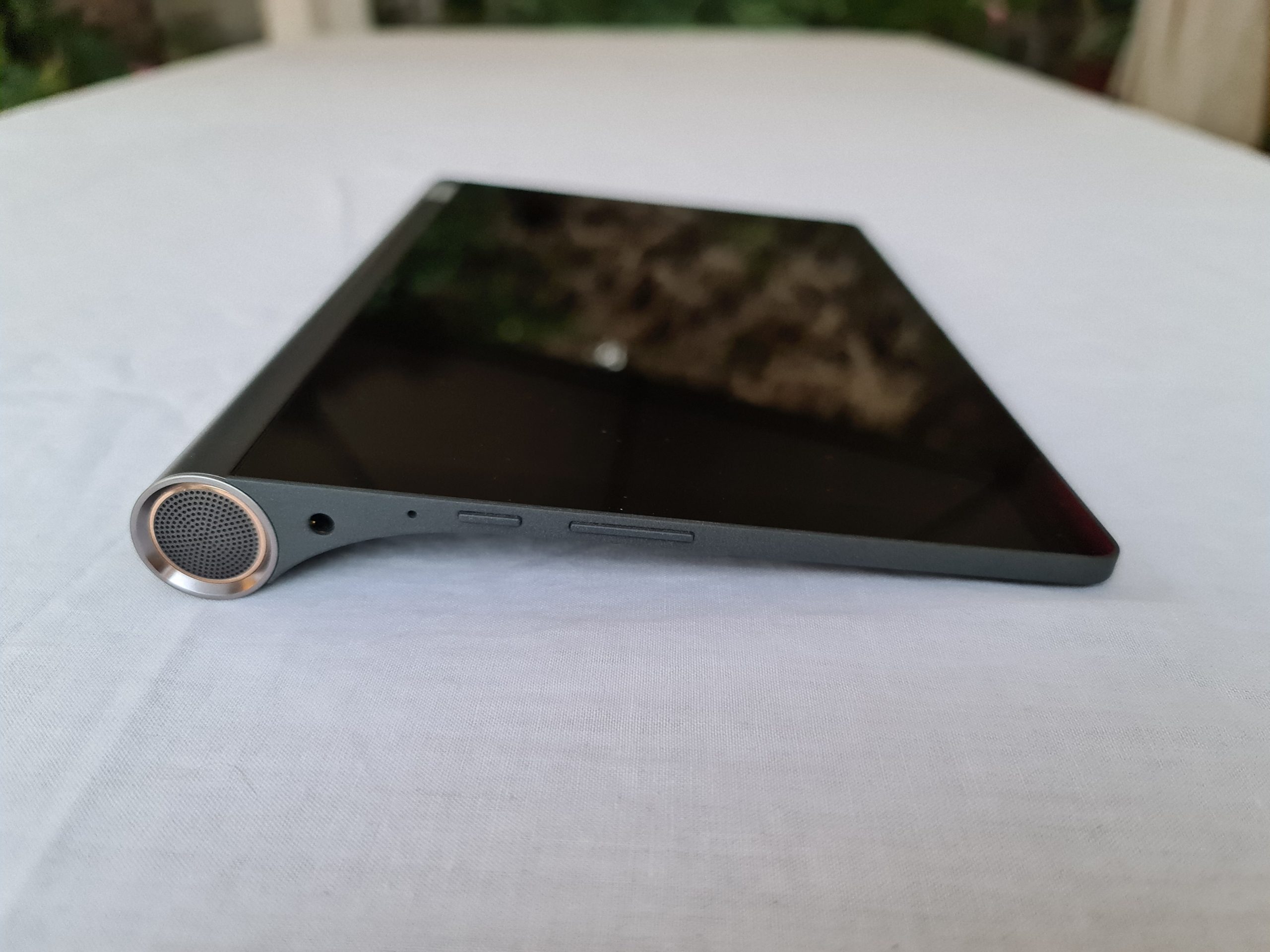 Lenovo Yoga Smart Tab Imagen (9)