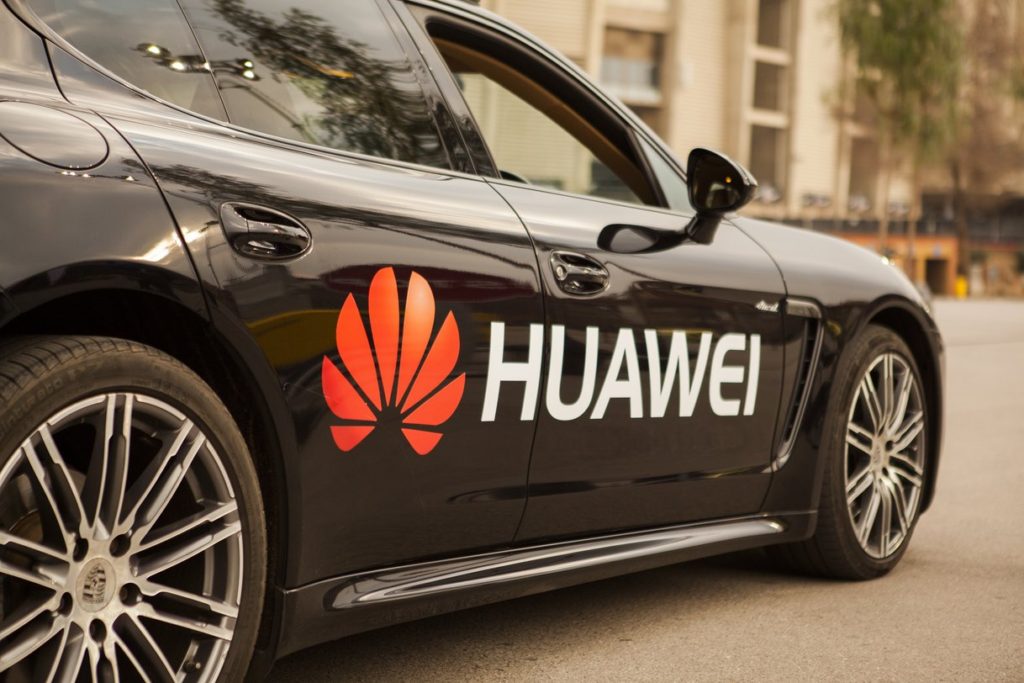 Huawei planea fabricar coches eléctricos bajo su propia marca, según Reuters