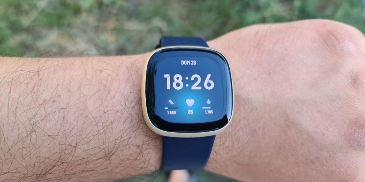 Fitbit Versa 3 foto 1