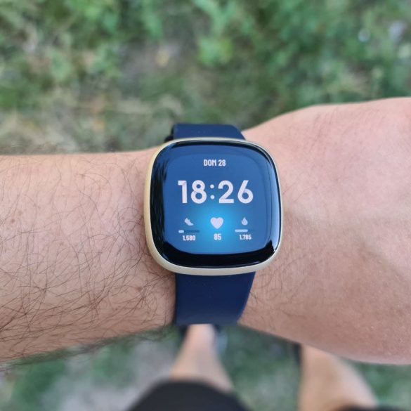 Fitbit Versa 3 foto 1