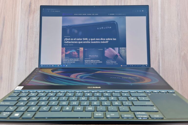 Fotos Asus ZenBook Pro Duo 15 OLED foto (12)