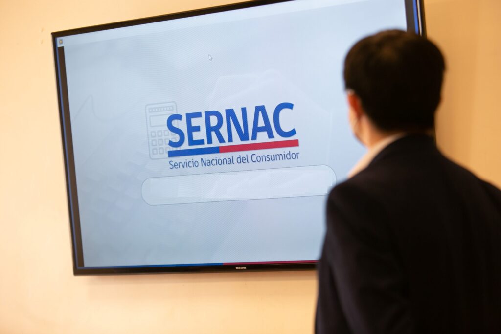 SERNAC entrega lineamientos sobre el uso de inteligencia artificial para el resguardo de los derechos de los consumidores