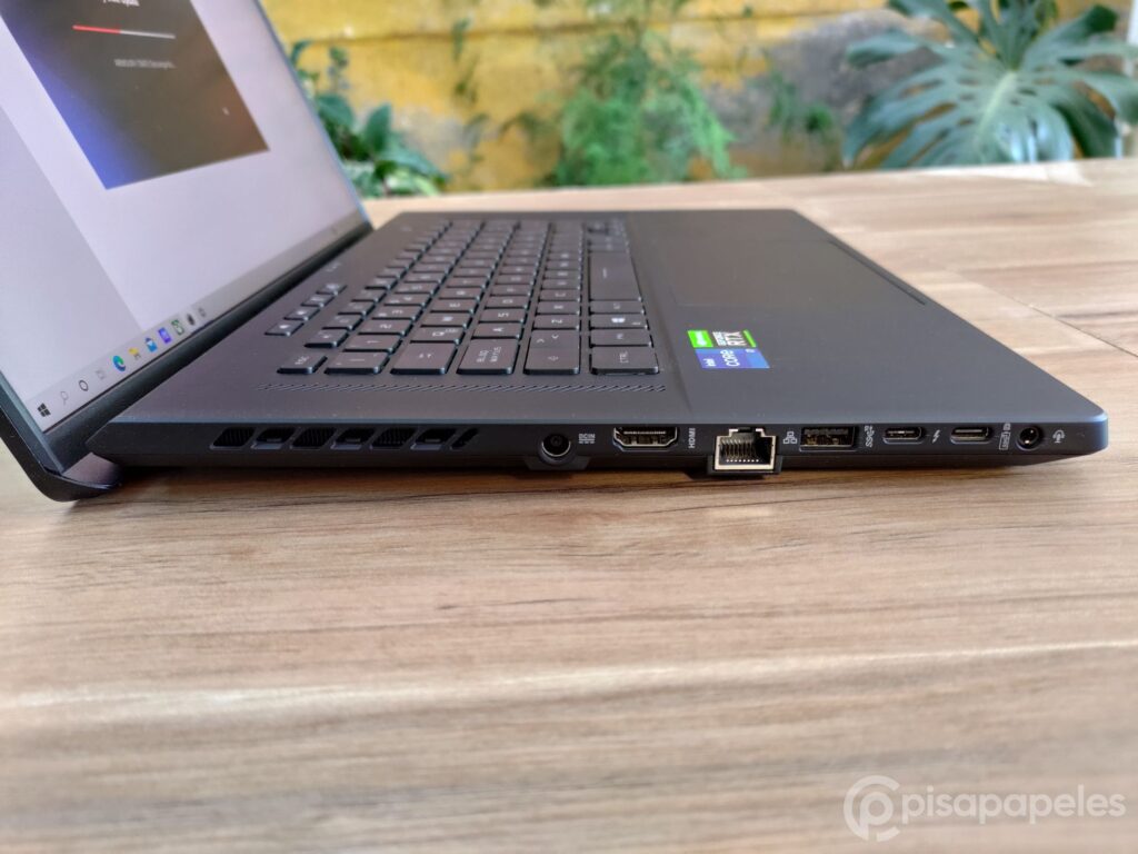 Asus ROG Zephyrus M16 foto 14