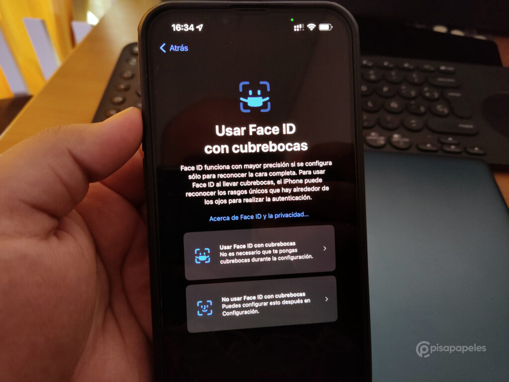 La primera beta de iOS 15.4 permite que el Face ID pueda reconocerte con mascarilla
