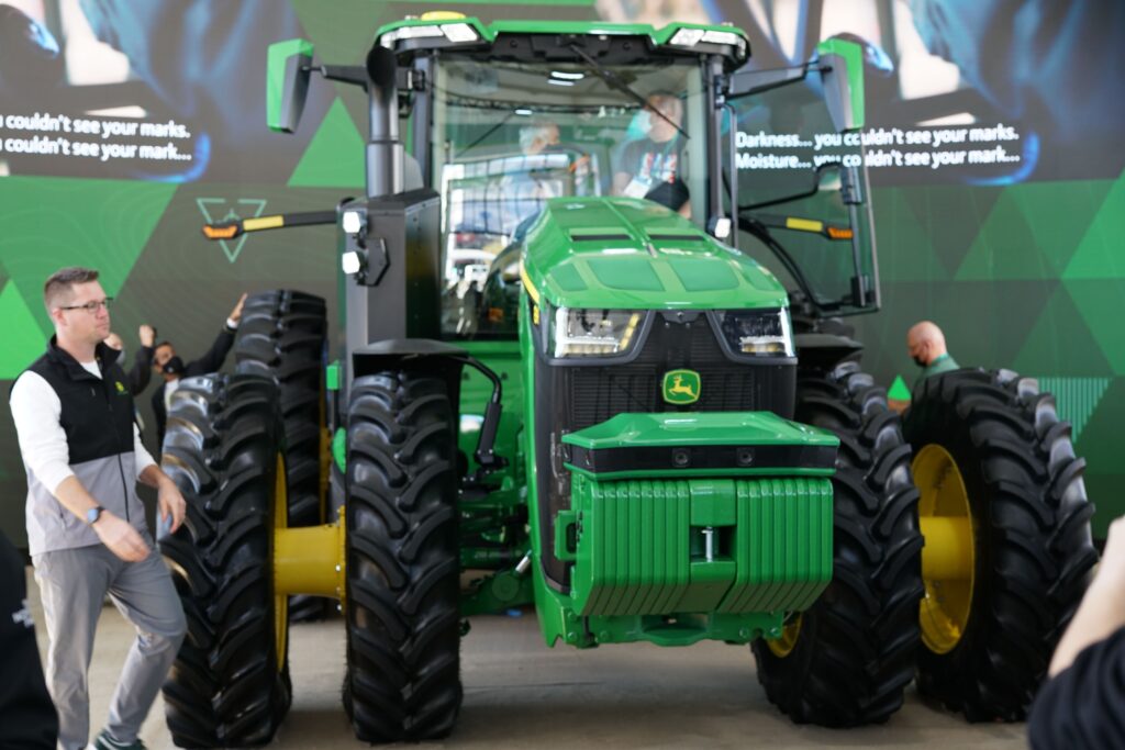 Tractor inteligente John Deere foto 3