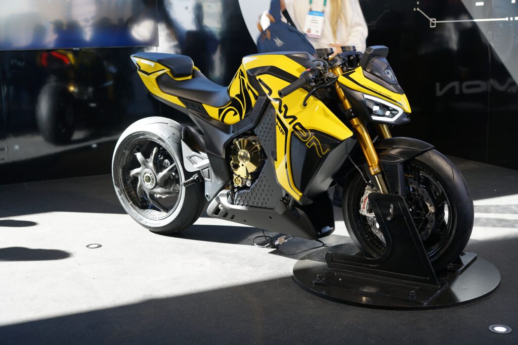 Damon HyperFighter foto 1