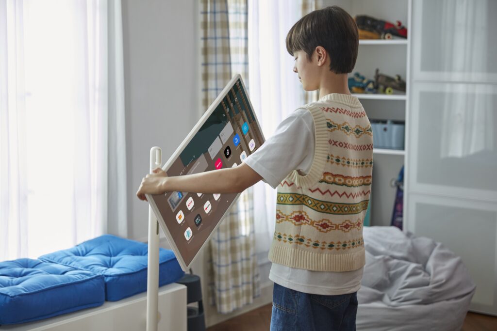 LG presenta dos nuevos televisores: LG Objet TV y LG StandbyMe en #CES2022
