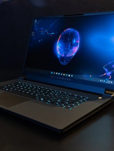 alienware-m15-r7-foto1