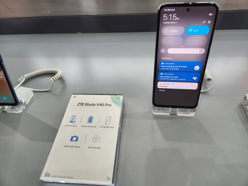 ZTE Blade V40 Pro foto 1
