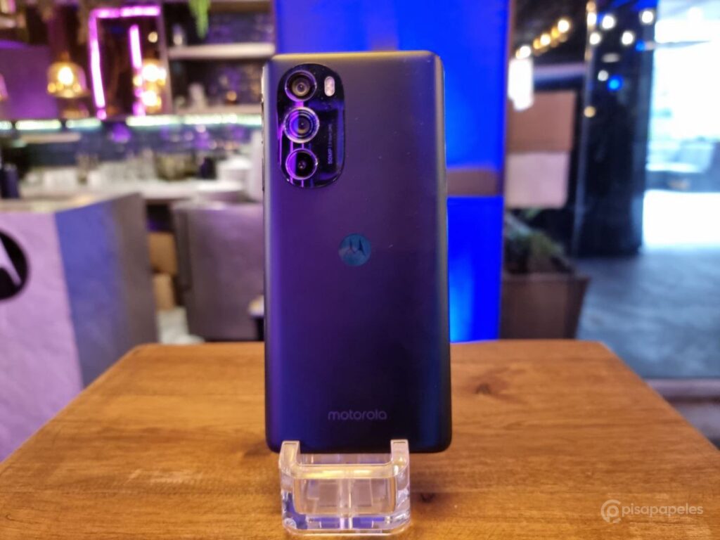 Llegó a Chile el nuevo Motorola Edge 30 Pro con pantalla OLED 144Hz, conectividad 5G y el potente procesador Qualcomm Snapdragon 8 Gen 1