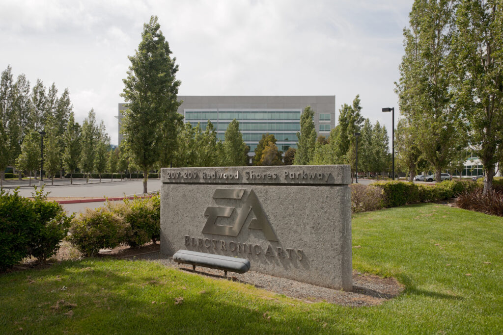 Apple, Amazon y Disney están en la terna de posibles compradores de Electronic Arts (EA)