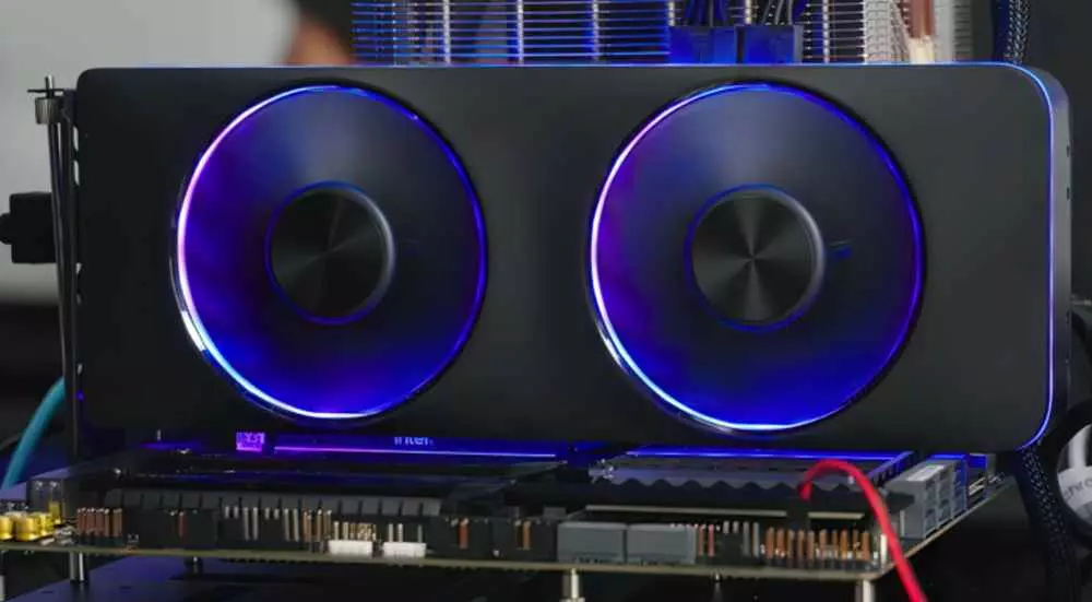 Intel ARC Alchemist A770 foto 2