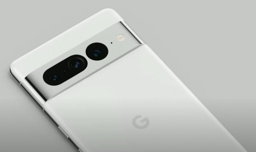 Usuarios reportan quiebres espontáneos en el vidrio de las cámaras del Google Pixel 7