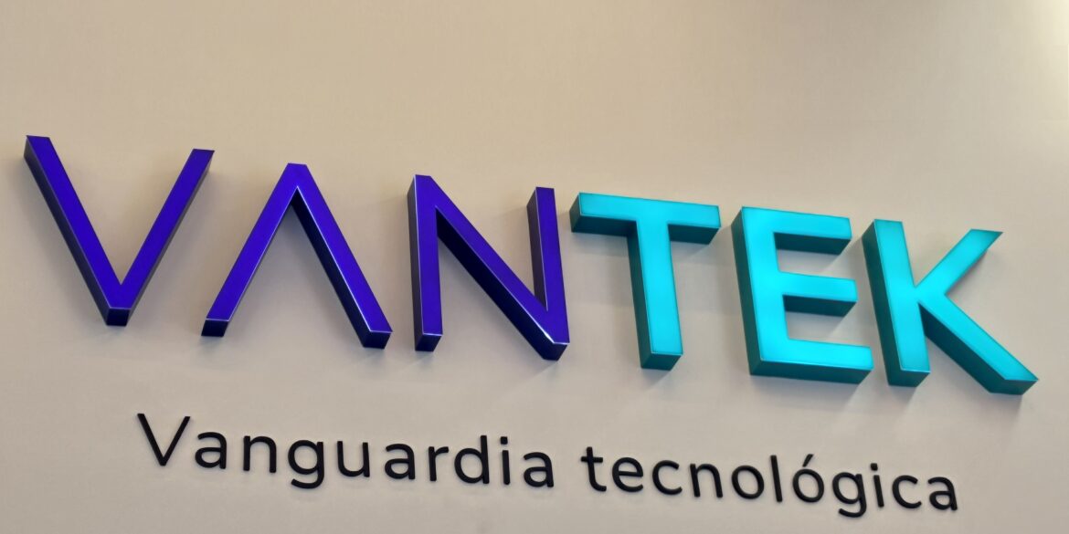 Vantek Logo Foto portada