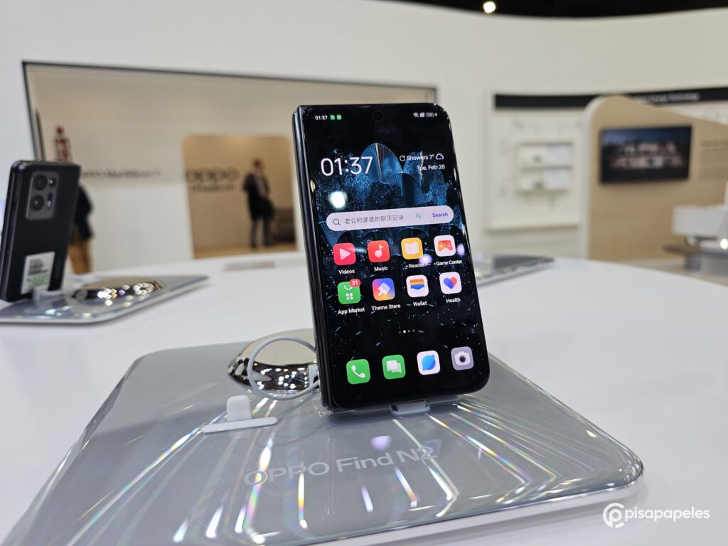 Oppo presentó su nuevo smartphone plegable Find N2 en MWC 23