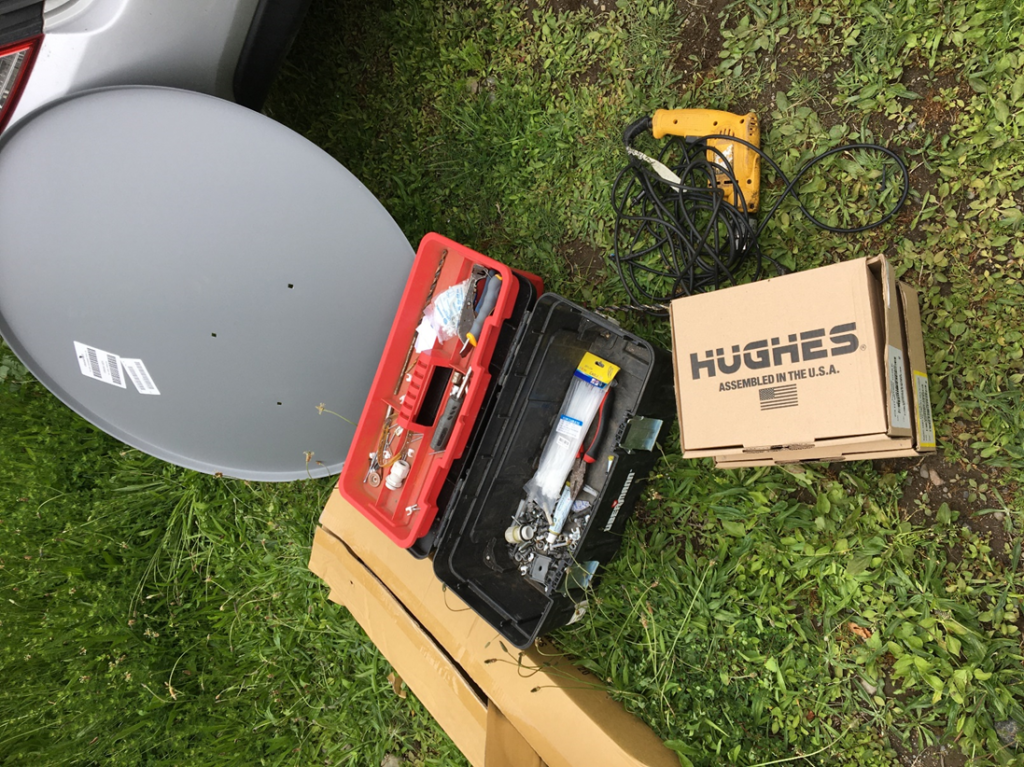 Antena y herramientas para la instalación