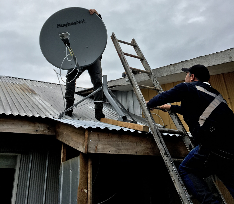 Montaje de la antena sobre el soporte.