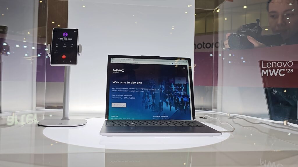 Laptop Lenovo pantalla enrollable foto 2