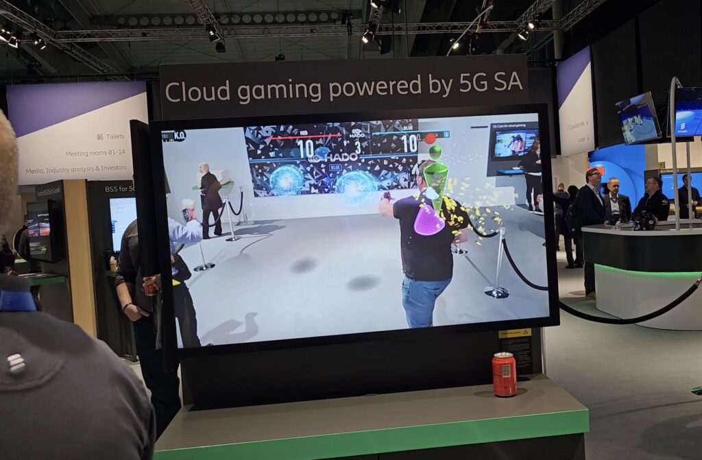 Demostración Ericsson Cloud Gaming usando 5G SA con juego de realidad virtual MWC 23