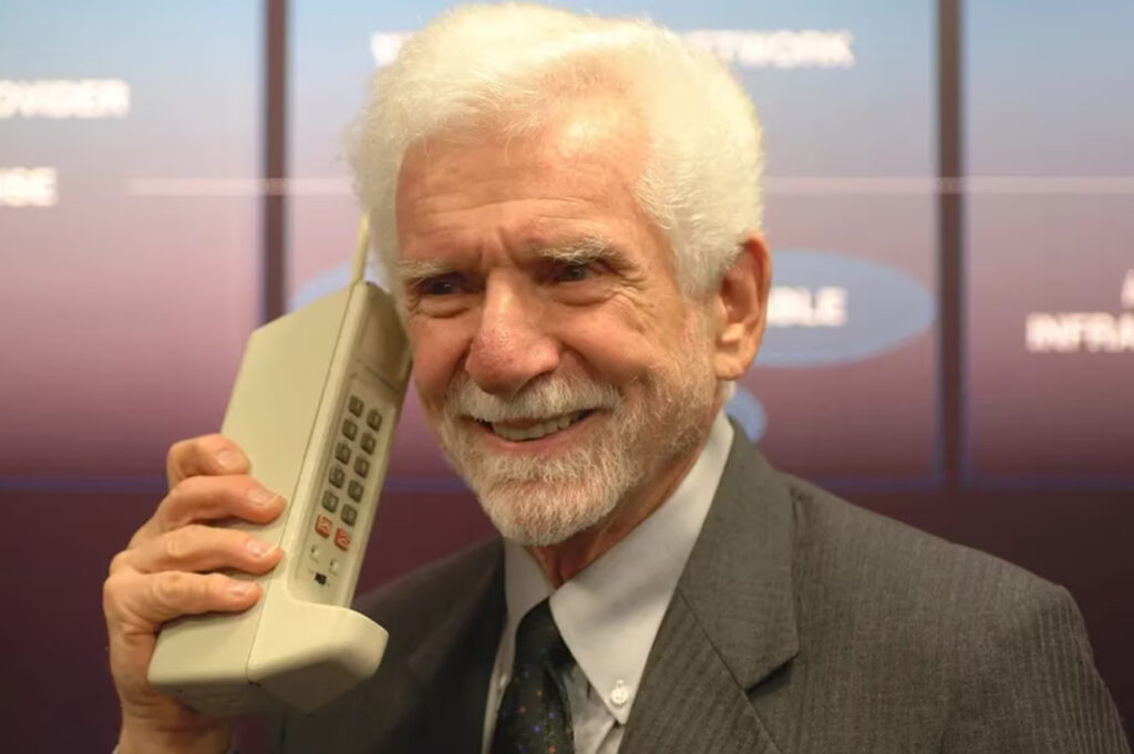 Se cumplen 50 años de la primera llamada pública desde un teléfono celular