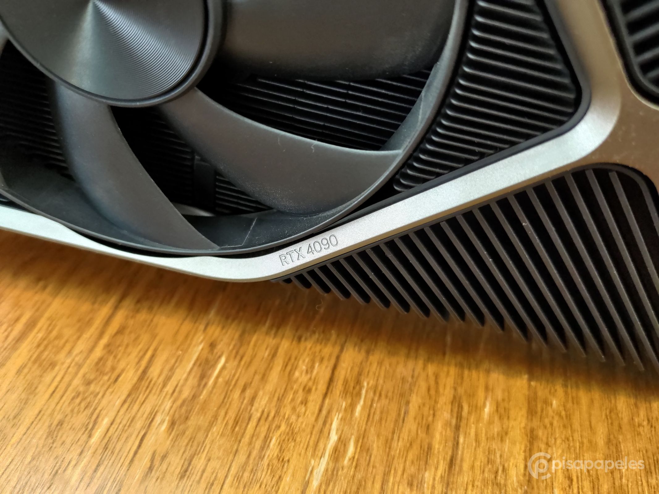 NVIDIA GeForce RTX 4090 FE Pisapapeles foto 17