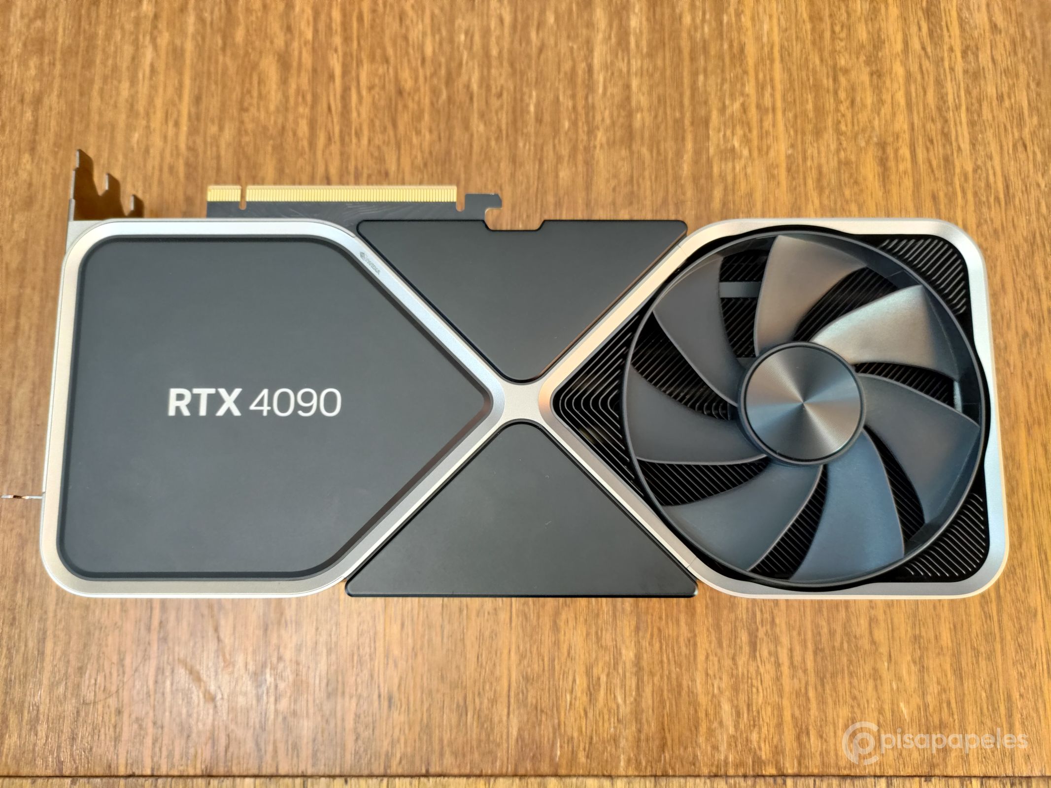 NVIDIA GeForce RTX 4090 FE Pisapapeles foto 22