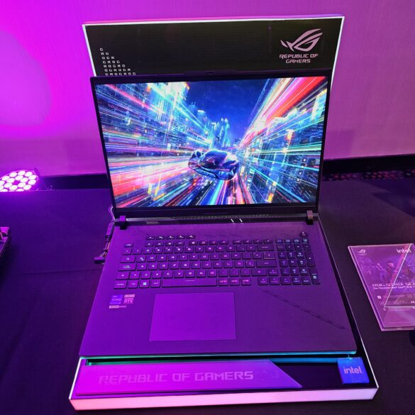 ASUS ROG Strix Scar 18 foto 2