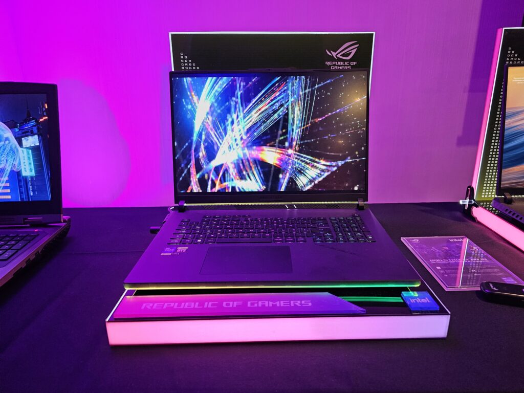 ASUS ROG Strix Scar 18 foto 1