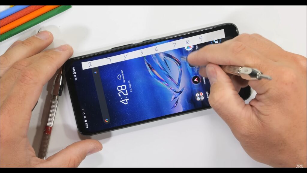 JerryRigEverything ASUS ROG Phone 7 foto portada