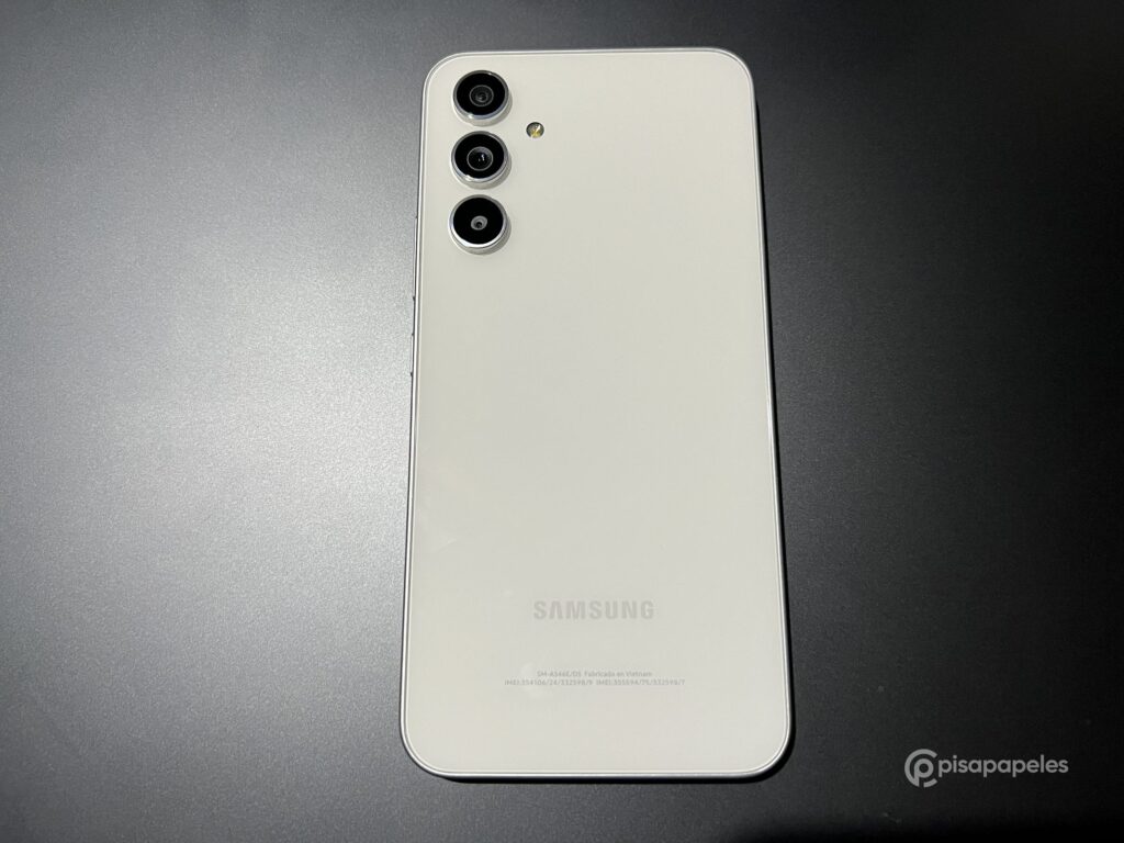 Samsung Galaxy A55 pasa por la FCC confirmando su carga de 25W