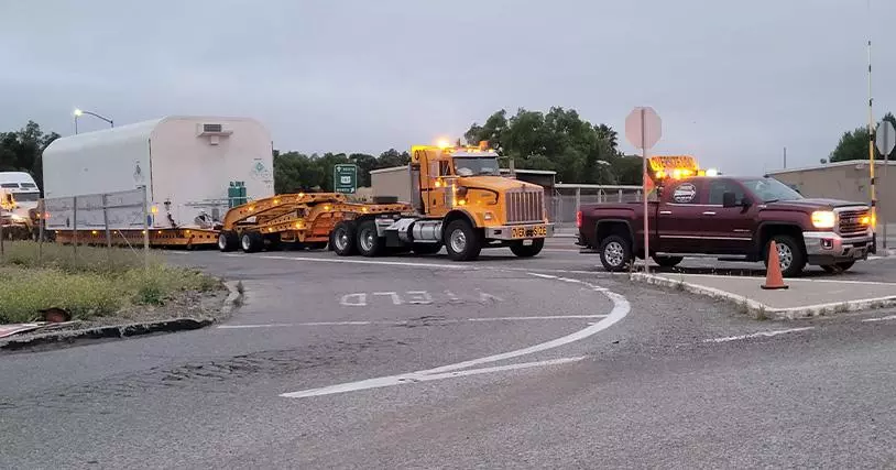 Traslado del Júpiter 3 en camión de 12 ejes