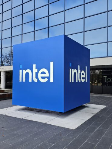 Logo Intel Casa matriz foto portada