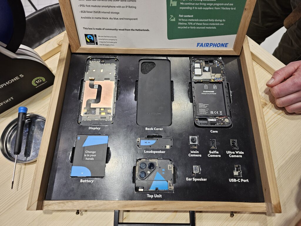 Fairphone 5 teléfono modular en MWC24