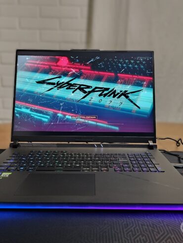 ASUS ROG Strix Scar 18 Pisapapeles 08