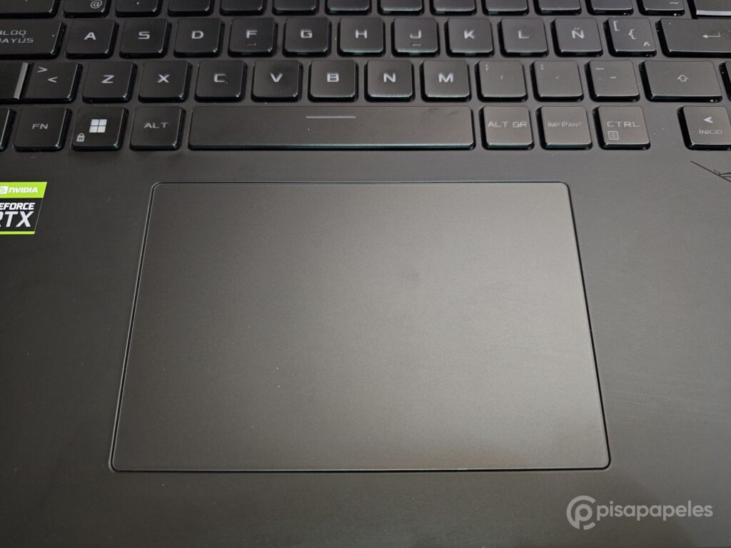 ASUS ROG Strix Scar 18 Pisapapeles 34