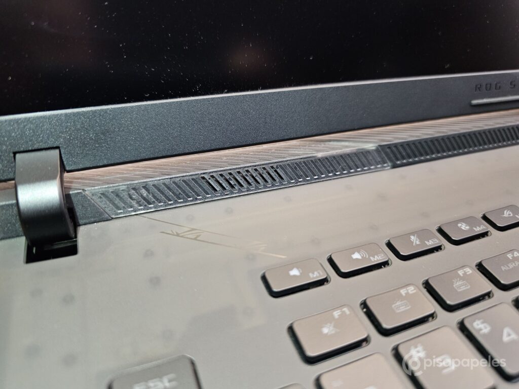 ASUS ROG Strix Scar 18 Pisapapeles 50