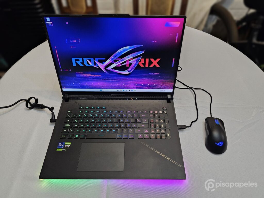 ASUS ROG Strix Scar 18 Pisapapeles 89