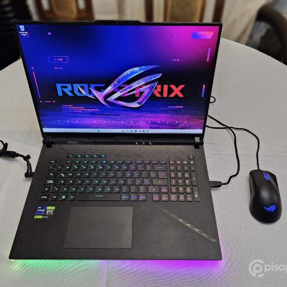 ASUS ROG Strix Scar 18 Pisapapeles 89