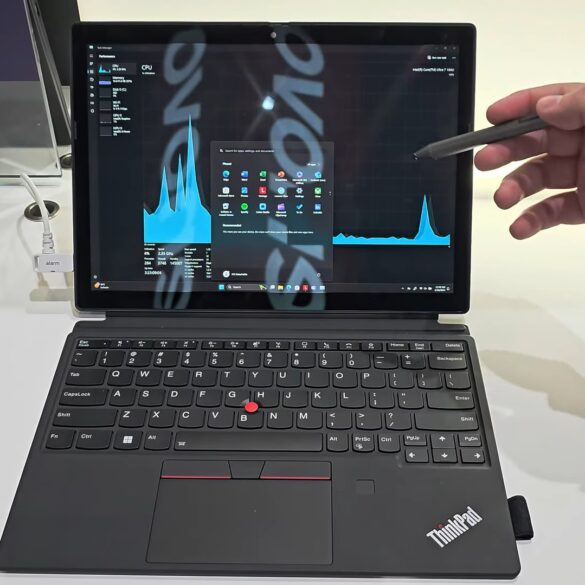 Lenovo ThinkPad X12 Detachable de 2ª Gen foto portada