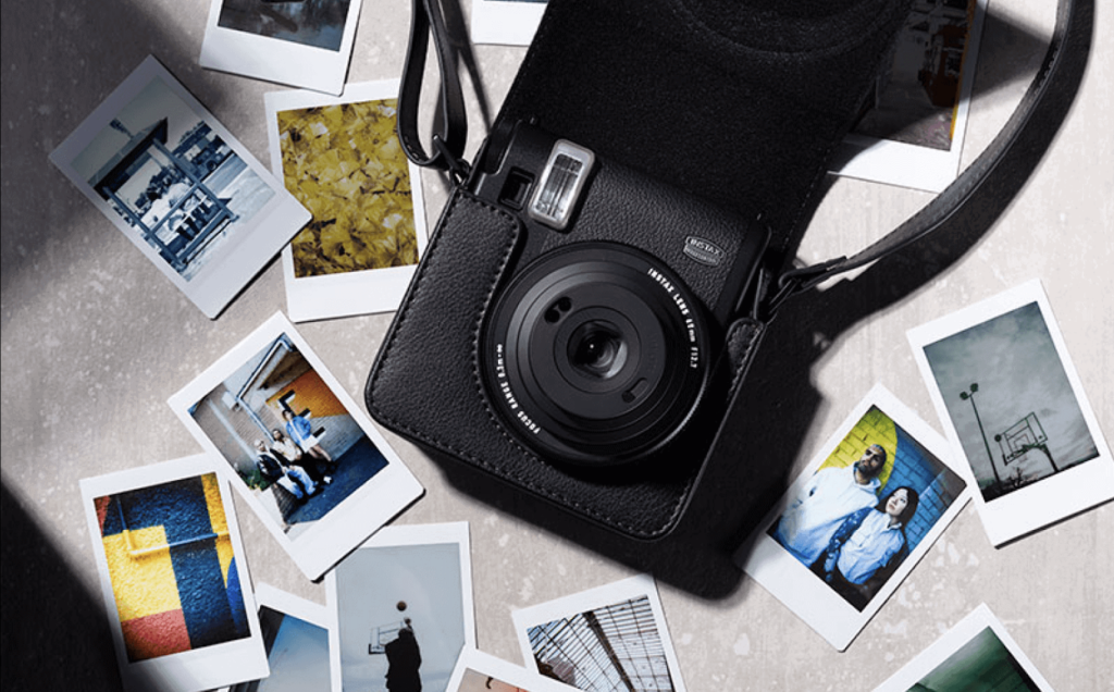 Fujifilm Instax Mini 99 es la nueva cámara instantánea de la firma japonesa