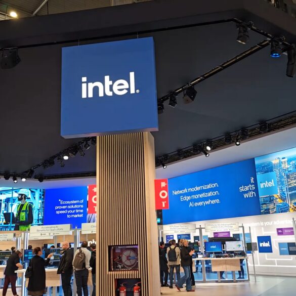 Stand Intel