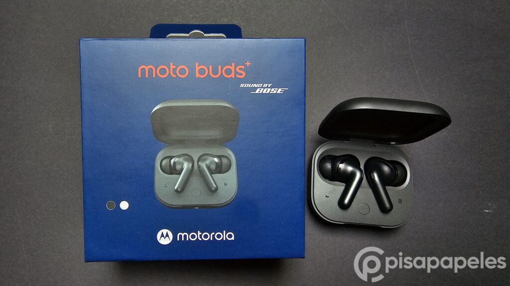 Unboxing Motorola Moto Buds+