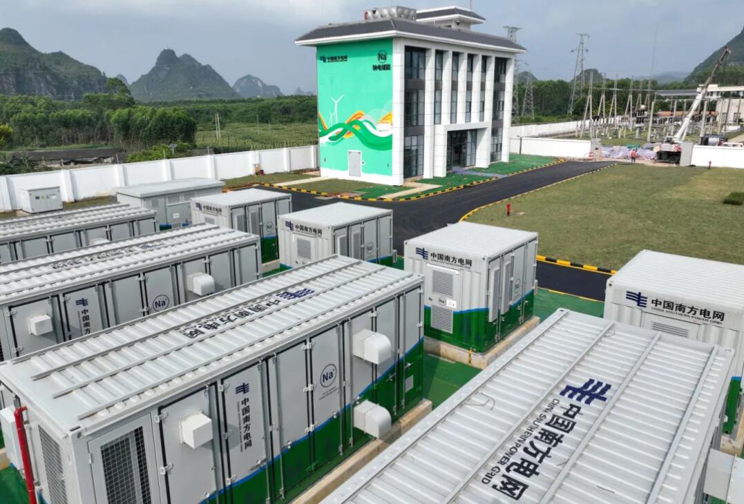 Una nueva estación de baterías de iones de sodio promete reducir costos energéticos