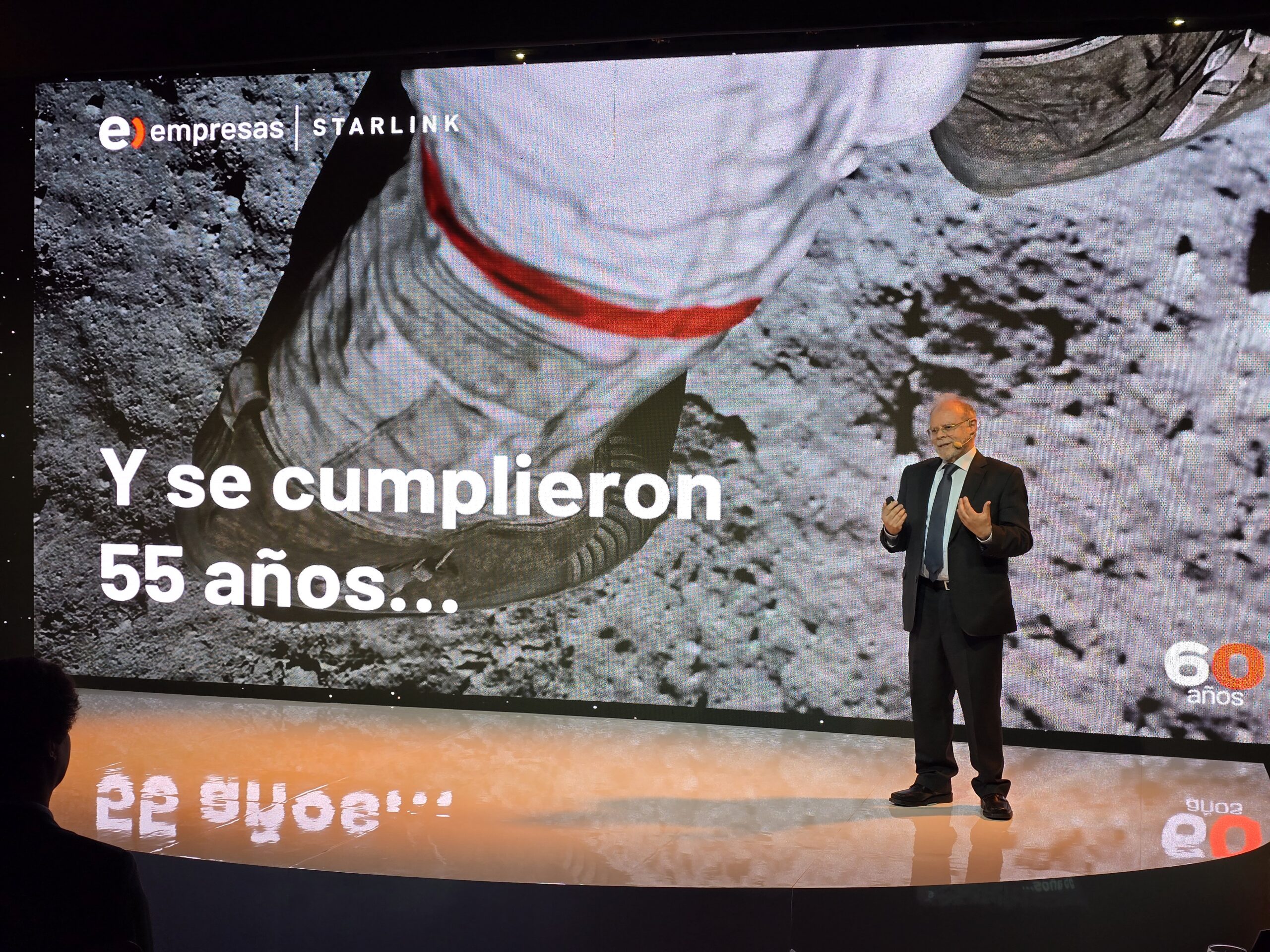 Guillermo Cifuentes de Entel, en presentación de Longovilo y la llegada a la Luna.