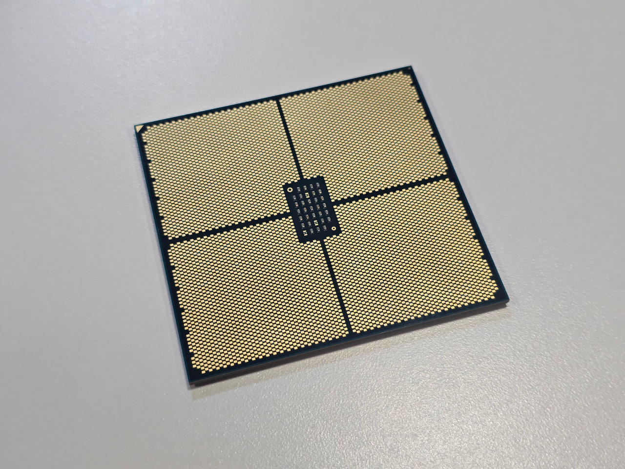 AMD EPYC 9754