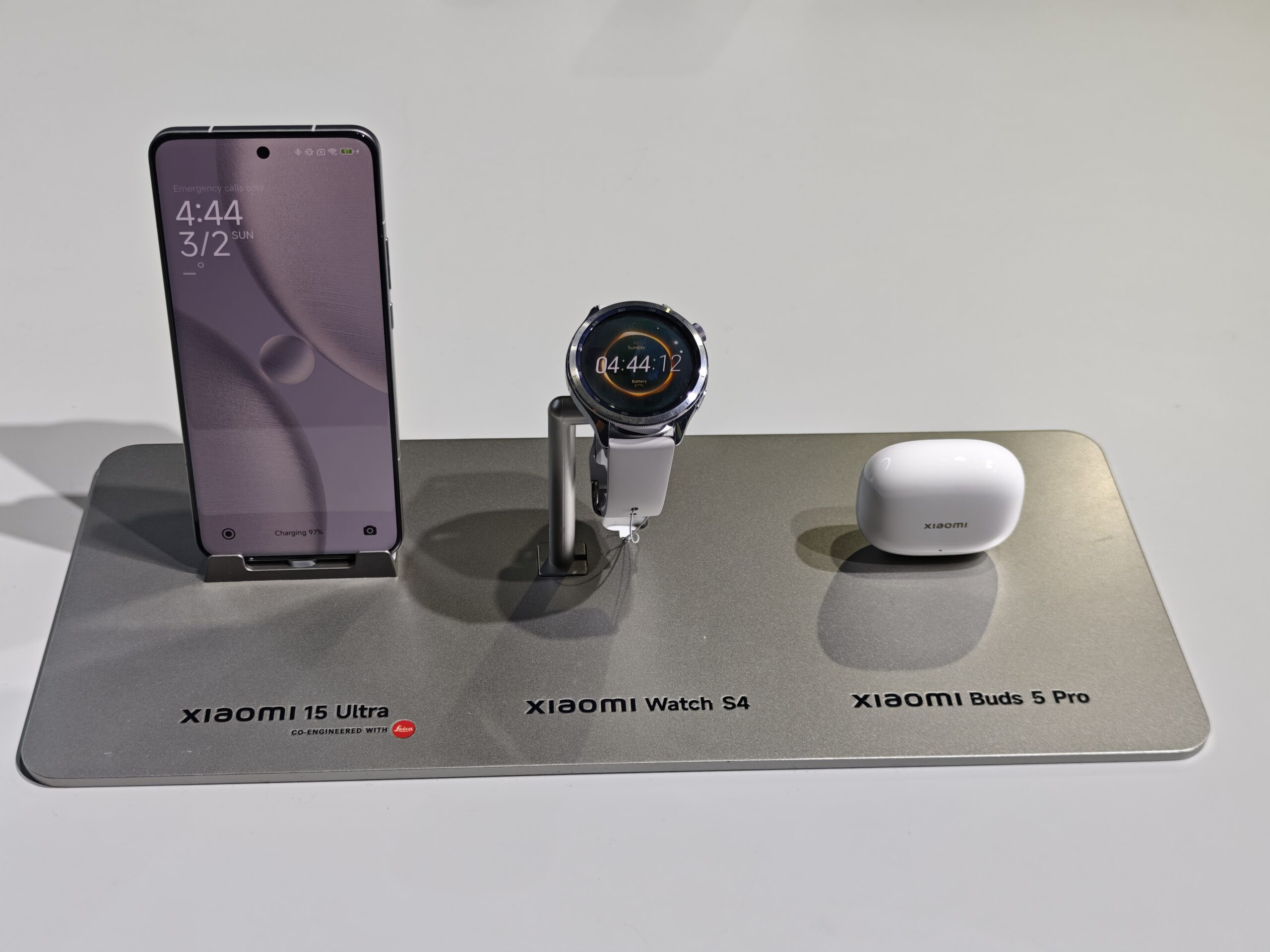 Xiaomi 15 Ultra, Xiaom Watch S4 Xiaomi Buds 5 Pro